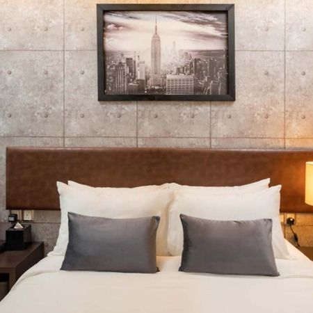 מלון Centrestage Petaling Jaya By Perfect Host מראה חיצוני תמונה A bedroom at the hotel